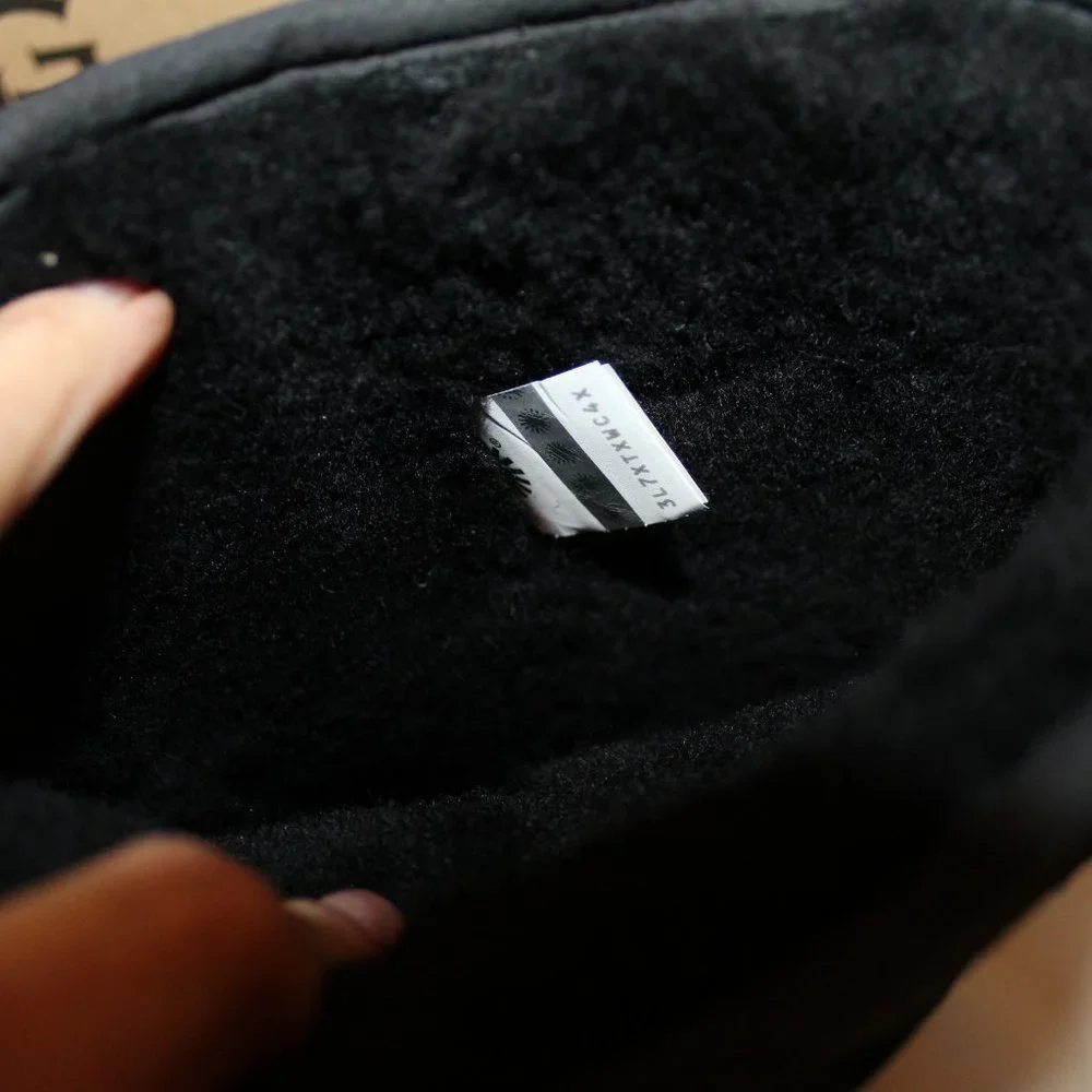 NIB UGG HADLEY‎ YOUTH 4 5 WOMEN'S 6 7 TALL SUEDE SHEARLING BOOTS BLACK